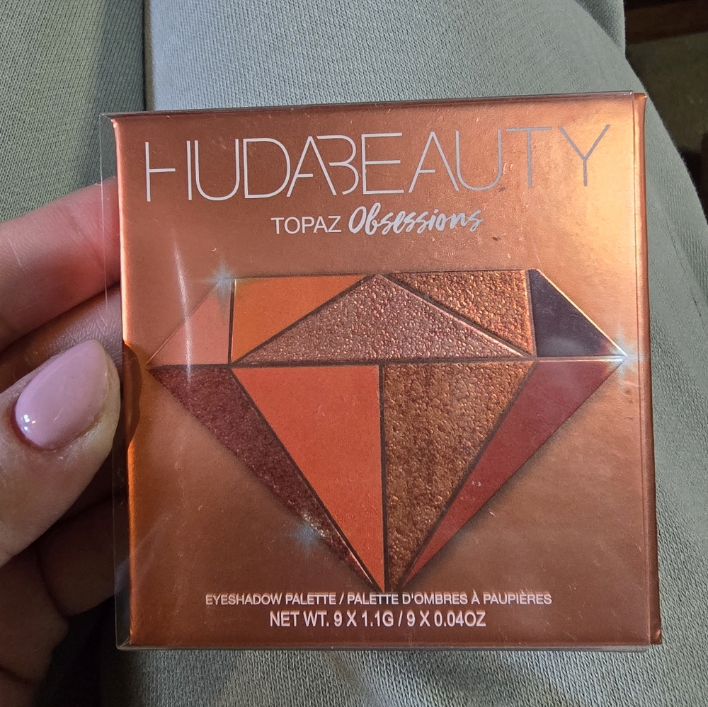 NIB $32 Huda Beauty Obsessions Eyeshadow Palette 9 Shades - Picture 10 of 10